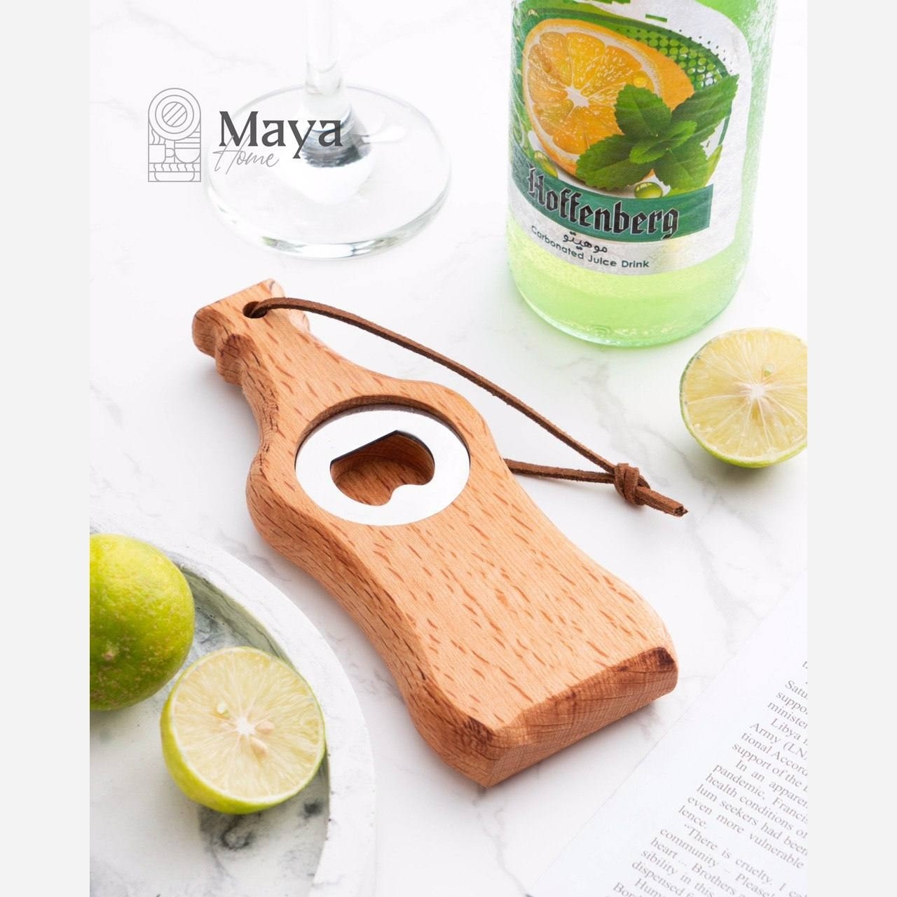 در بازکن طرح بطری چوبی mayabottle