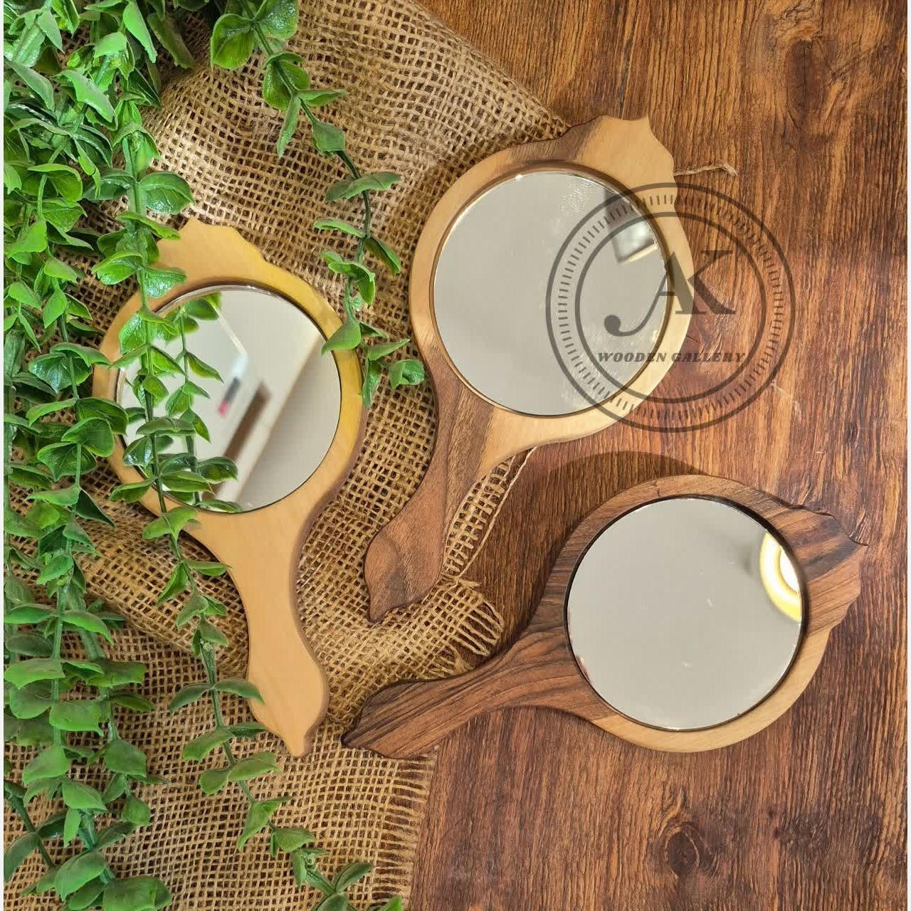آینه دستی چوبی