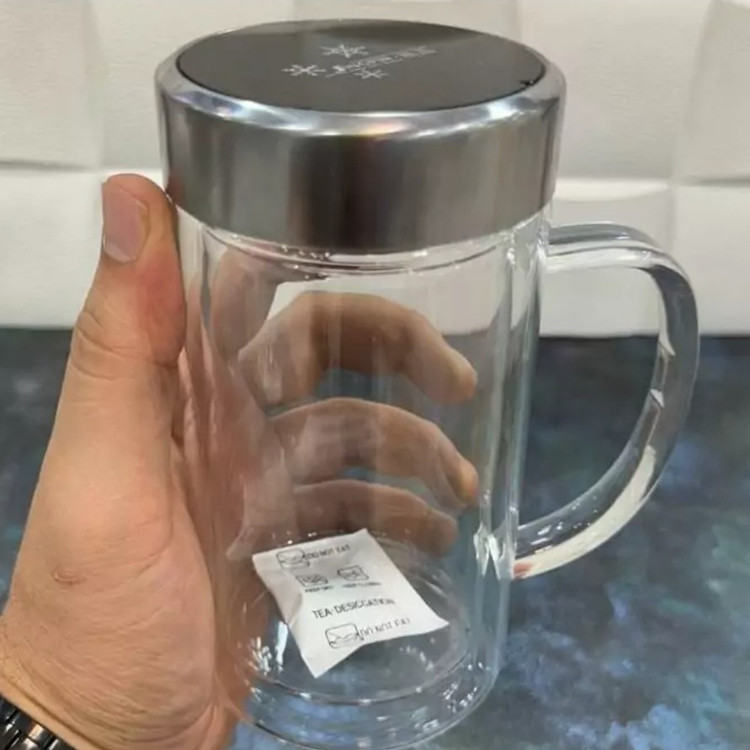 لیوان دمنوش پیرکس صافی و درب استیل استوانه ای لیوام دمنوش درب مشکی شیشه ای سه ستاره