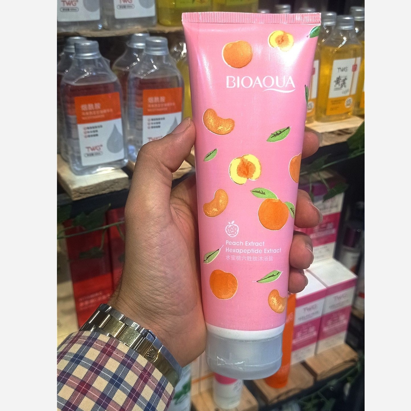 نمک بدن هلو تیوپی 250گرمی بیواکوا(قیمت مناسب،عرضه مستقیم)